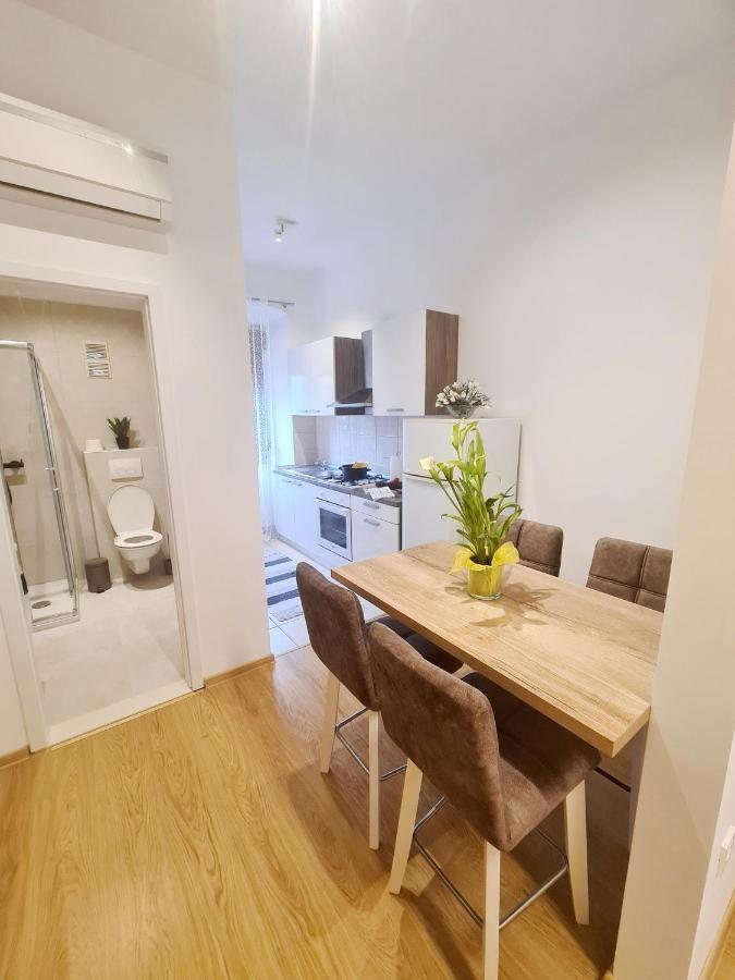 Caligula City Center Apartment พูลา ภายนอก รูปภาพ