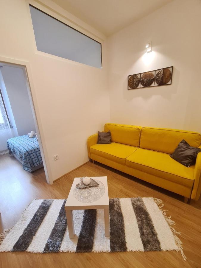 Caligula City Center Apartment พูลา ภายนอก รูปภาพ
