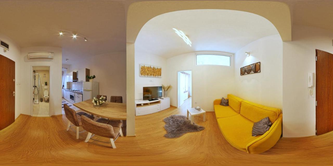 Caligula City Center Apartment พูลา ภายนอก รูปภาพ