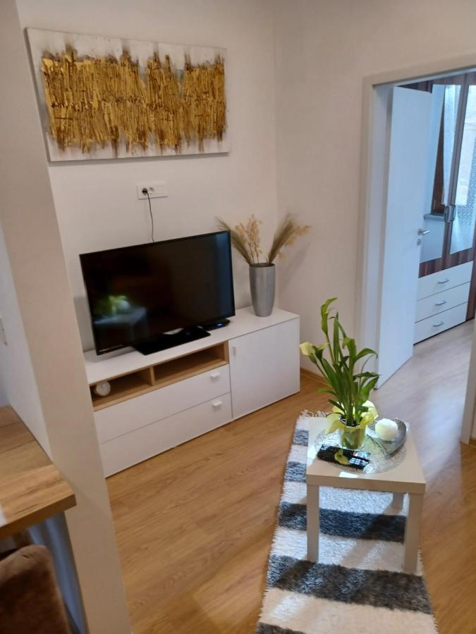 Caligula City Center Apartment พูลา ภายนอก รูปภาพ